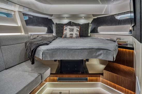 sea ray 370-master-glavna-kabina