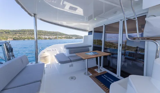 LAGOON 38