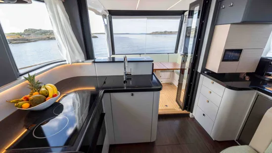 NIMBUS 495 FLYBRIDGE