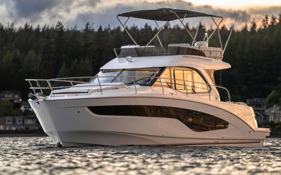 BENETEAU ANTARES OUTBOARD 12 FLY 