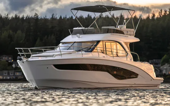 BENETEAU ANTARES OUTBOARD 12 FLY 