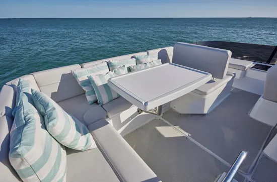 BENETEAU ANTARES OUTBOARD 12 FLY