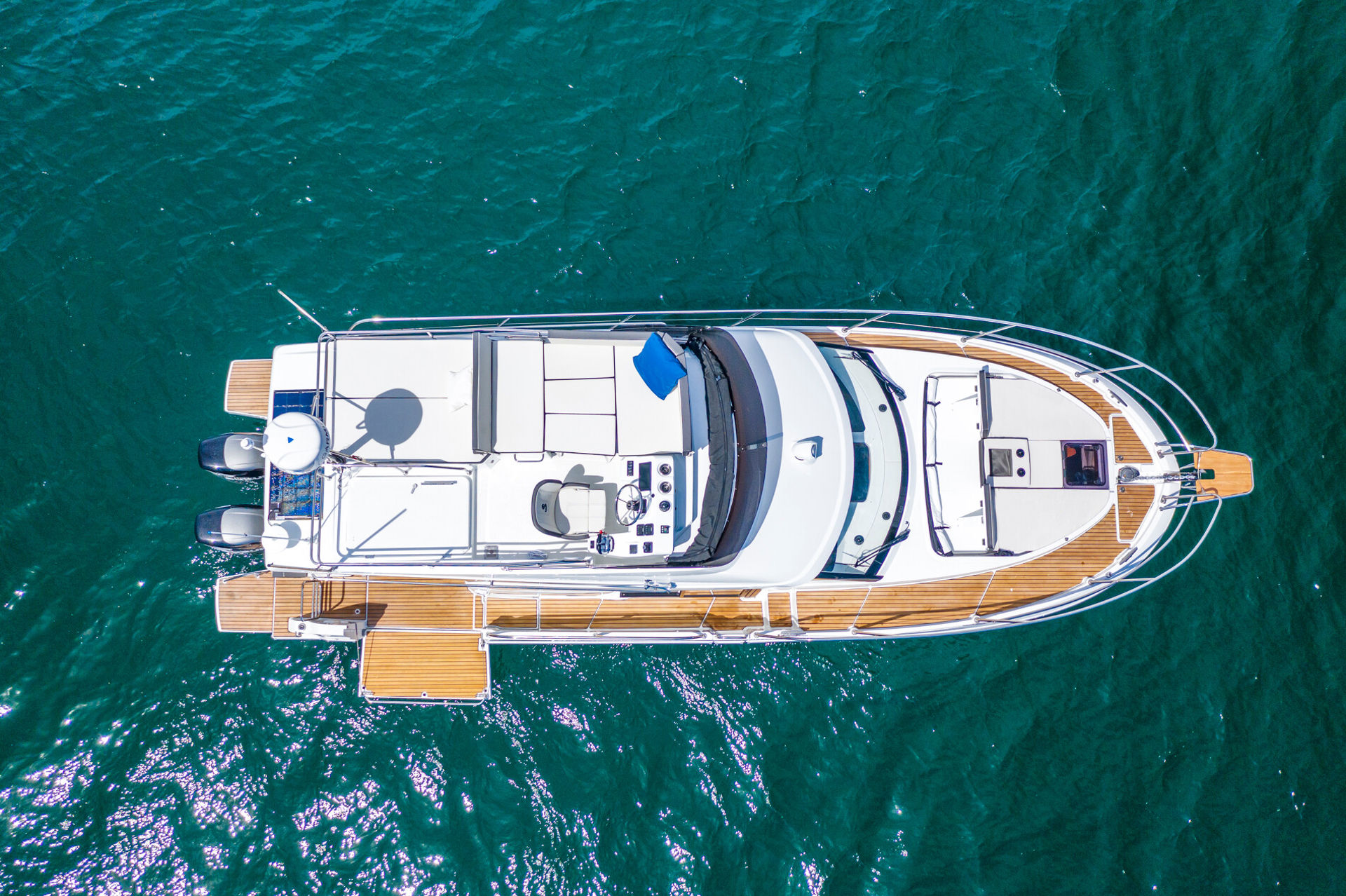 BENETEAU ANTARES OUTBOARD 11 FLY 