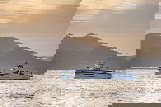 Nimbus-tender-11-still-sea