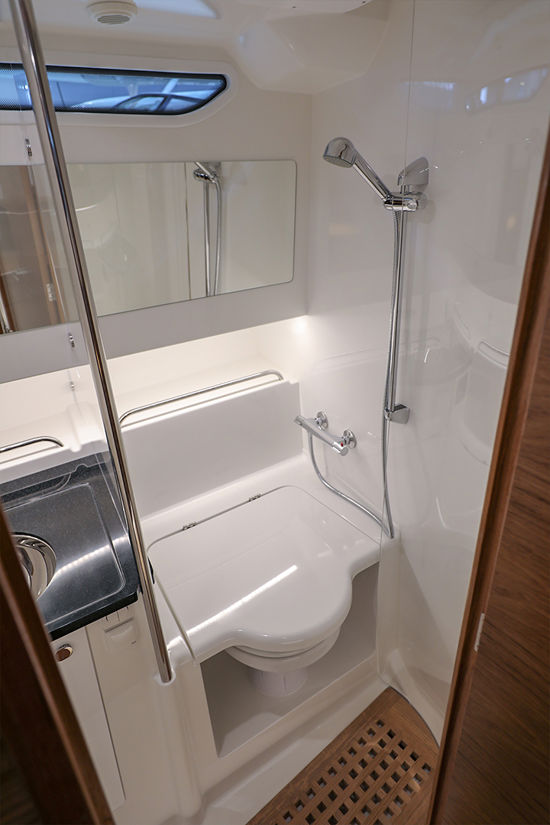 Nimbus-tender-11-bathroom-on-board
