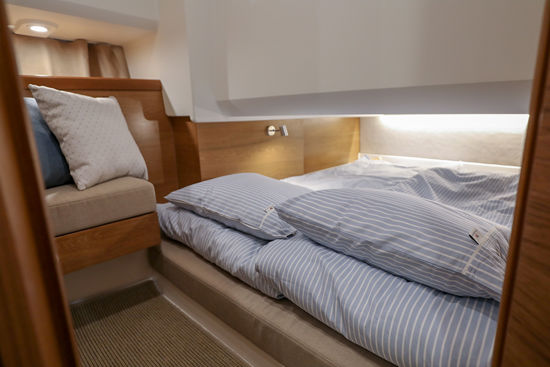 Nimbus-tender-11-guest-cabin