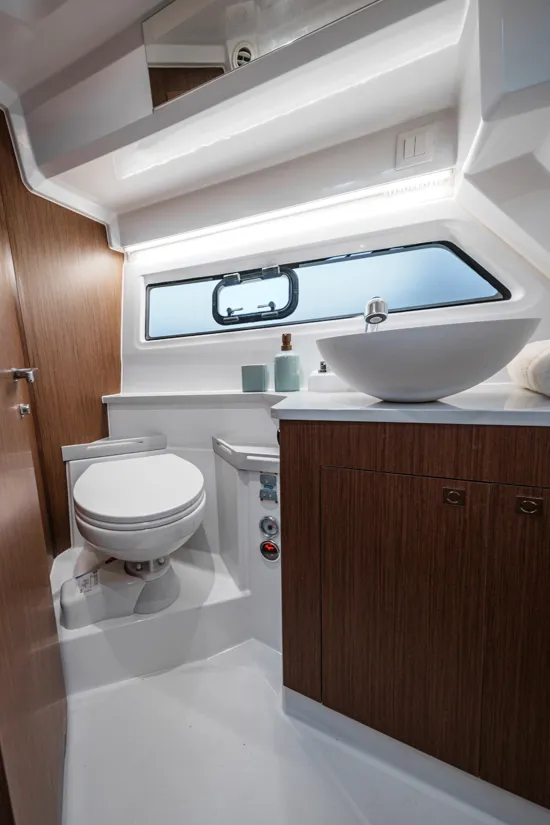 Antares-9-V2-bathroom