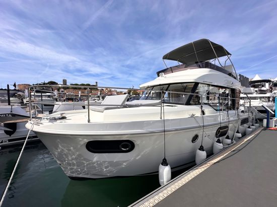 Swift-trawler-41-moored