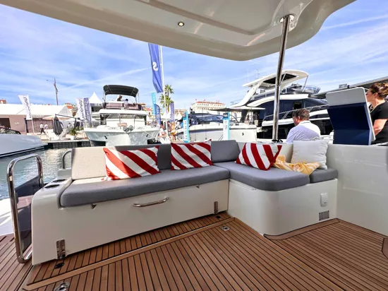 BENETEAU SWIFT TRAWLER 41 FLY
