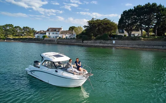 BENETEAU ANTARES OUTBOARD 7 