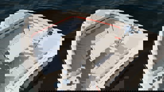 Bow Lounge, Seating with Table