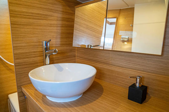 Xyachts-X4°-toilette-sink