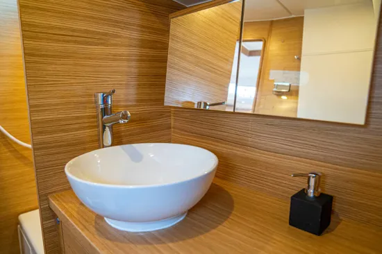 Xyachts-X4°-toilette-sink