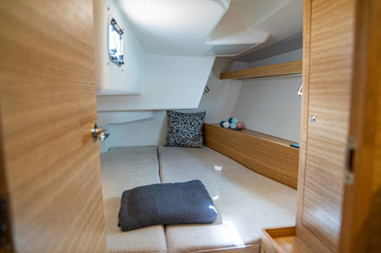 Xyachts-X4°-guest-cabin