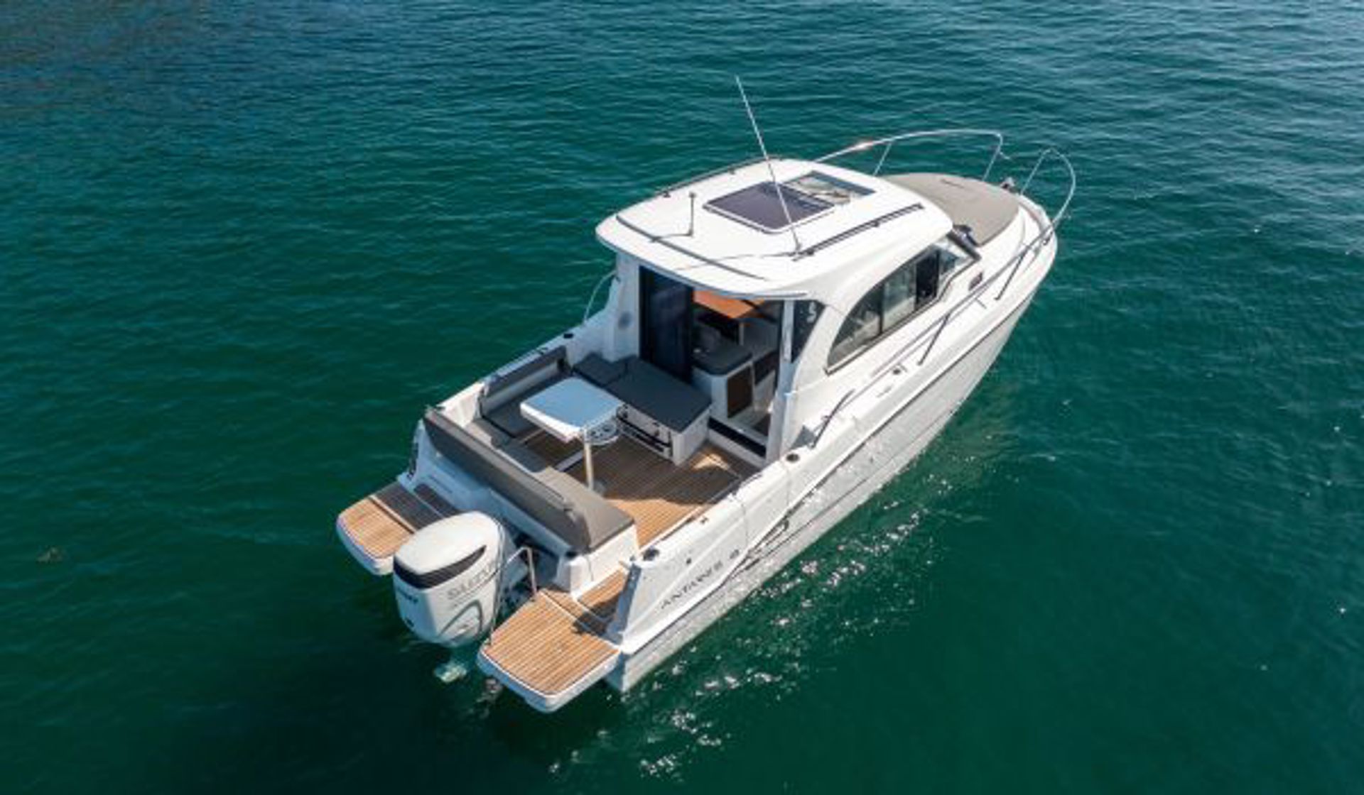 BENETEAU ANTARES OUTBOARD 8 CRUISING