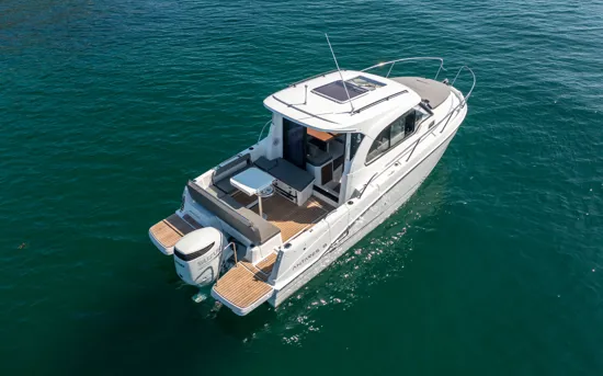 BENETEAU ANTARES OUTBOARD 8 CRUISING