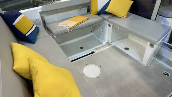 BENETEAU ANTARES OUTBOARD 8 CRUISING