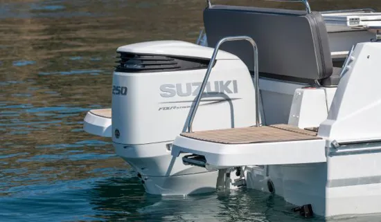 BENETEAU ANTARES OUTBOARD 8 CRUISING