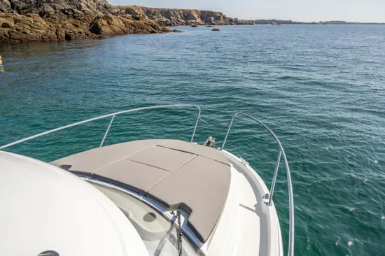 BENETEAU ANTARES OUTBOARD 8 CRUISING