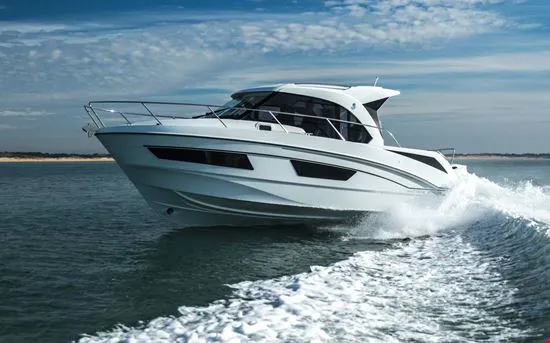 BENETEAU ANTARES OUTBOARD 9 