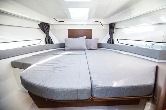 BENETEAU ANTARES OUTBOARD 9 