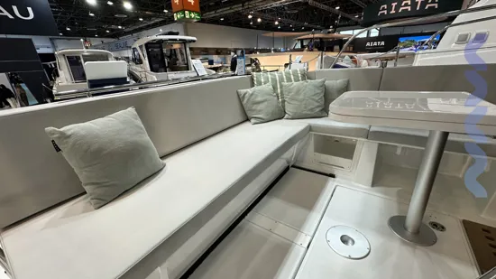 BENETEAU ANTARES OUTBOARD 11 FLY 