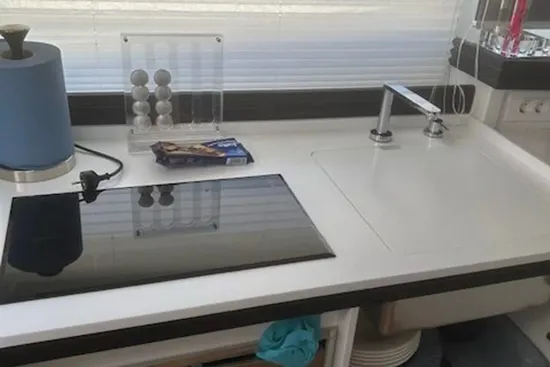 Fiart-seawalker-39-cook-top