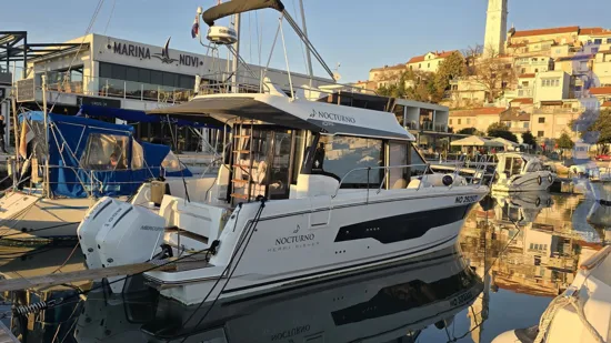 2025-Jeanneau-Mery-fisher-1095-fly-privezan