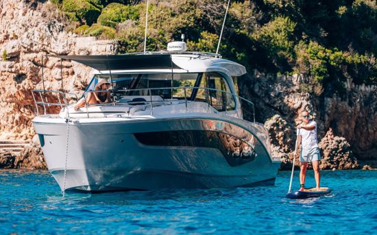 BENETEAU ANTARES OUTBOARD 12 COUPE 