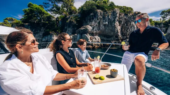 BENETEAU ANTARES OUTBOARD 12 COUPE 