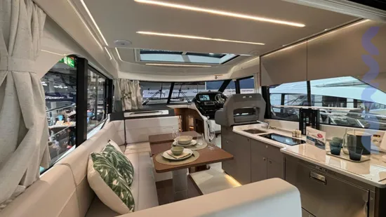 BENETEAU ANTARES OUTBOARD 12 COUPE