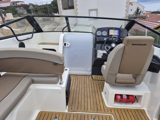 QUICKSILVER ACTIVE CRUISER 675