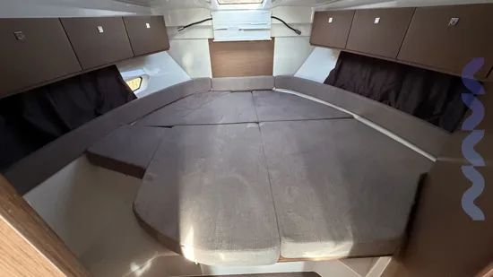 BENETEAU ANTARES OUTBOARD 9 