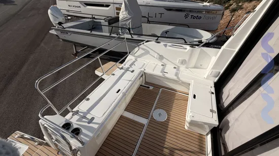 BENETEAU ANTARES OUTBOARD 9 