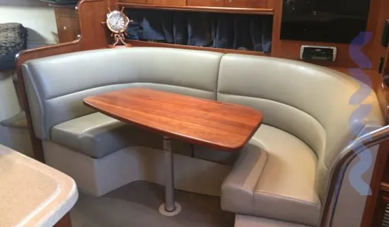 CRUISERS YACHTS  340  EXPRESS 