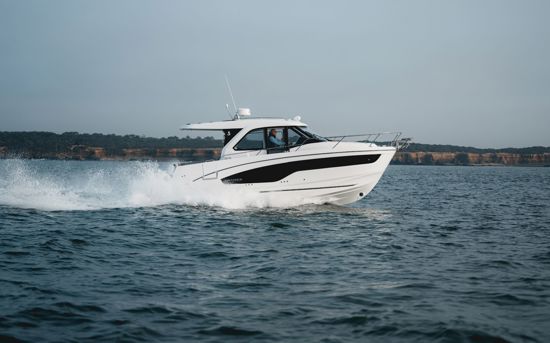 BENETEAU ANTARES OUTBOARD 9 V2 