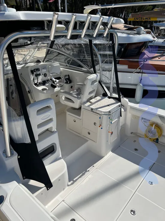 BOSTON WHALER CONQUEST 305 