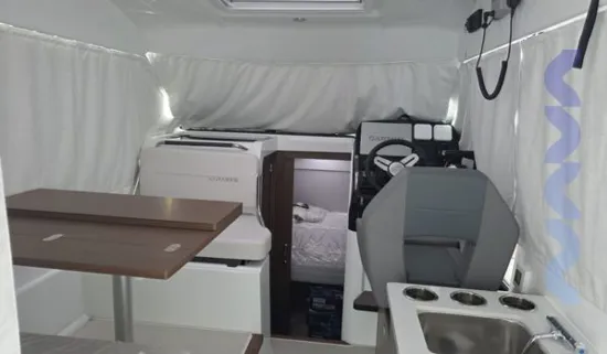 BENETEAU ANTARES OUTBOARD 9 NEW