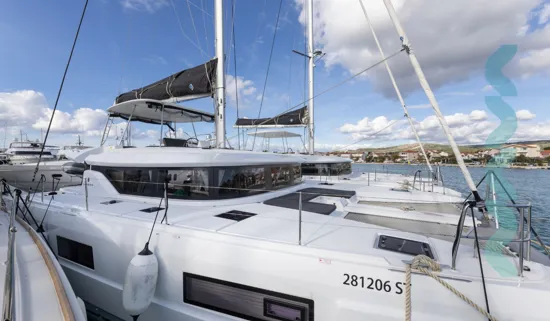 lagoon-46-bočna-strana