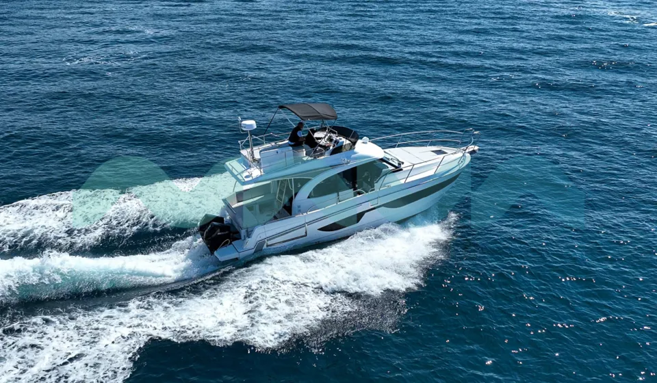 Beneteau Antares 11 Fly  - DESIRE