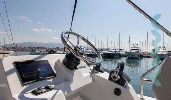 antares-11-fly-flybridge-upravljačka-postaja