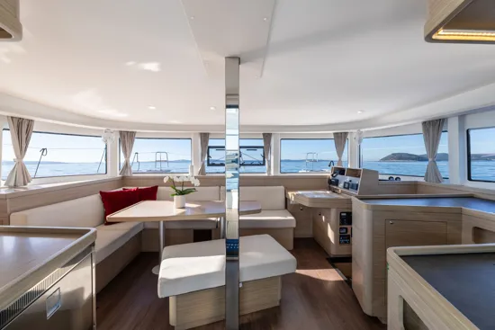 Lagoon 42 Millenium saloon and view