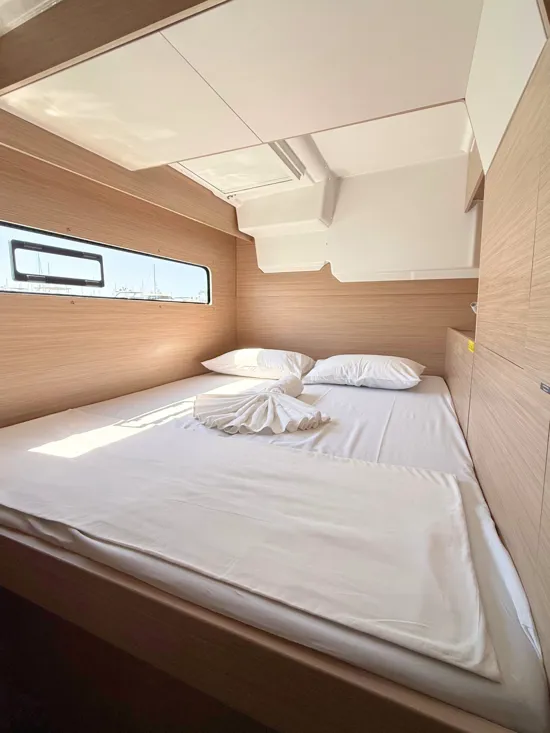 lagoon-38-furia-aft-starboard-cabin