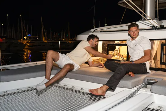 lagoon-38-furia-exterior-socializing-on-board