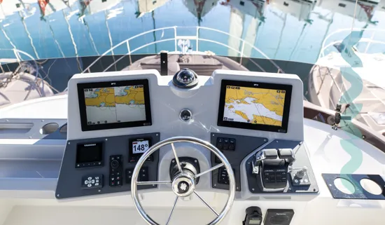 Swift Trawler 41 Fly helm on the flybridge