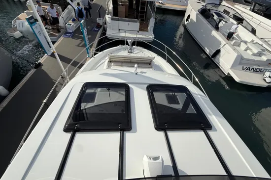 Swift Trawler 37 Fly roof hatches view from the fly